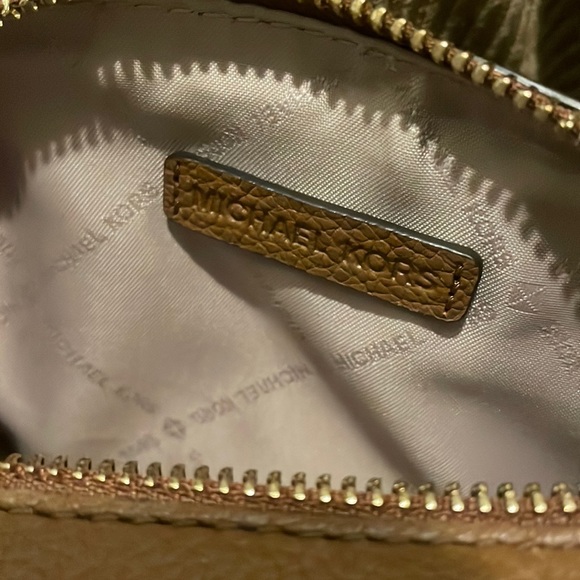 Michael Kors double zipper Jet set pebbled leather Crossbody bag nwot - Picture 13 of 17